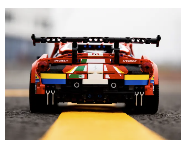 LEGO Ferrari 488 GTE “AF Corse #51” 42125